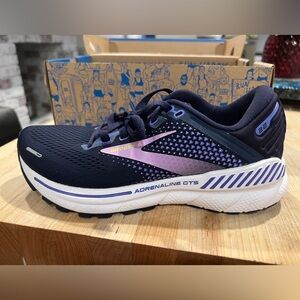Brooks Adrenaline GTS22 Women’s 6 Peacoat/ Blue Iris/Rhapsody Running Shoe NWT